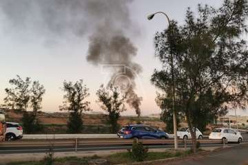  Incendio en el interior de un recinto vallado de La Garita, próximo al vial costero/TA.